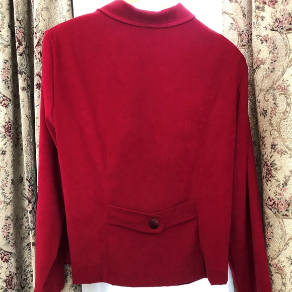 JESSICA HOWARD WOMAN RED BLAZER SZ 16 - 5 GORGEOUS BUTTONS &  ONE AT BELTED BACK - Picture 2 of 8